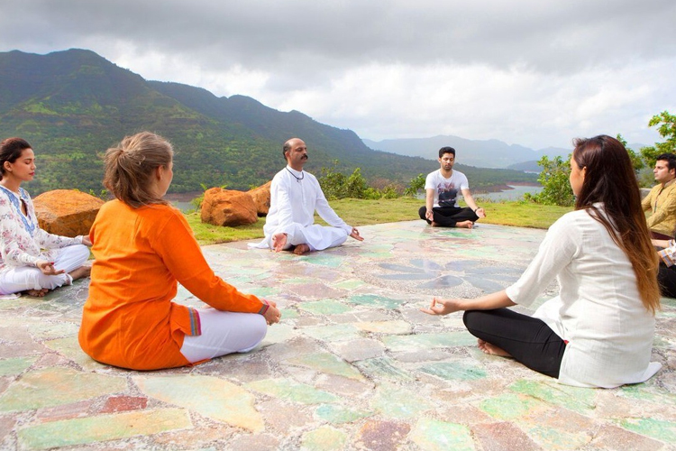 மனதை வசமாக்கும் இரண்டு வழிகள்!